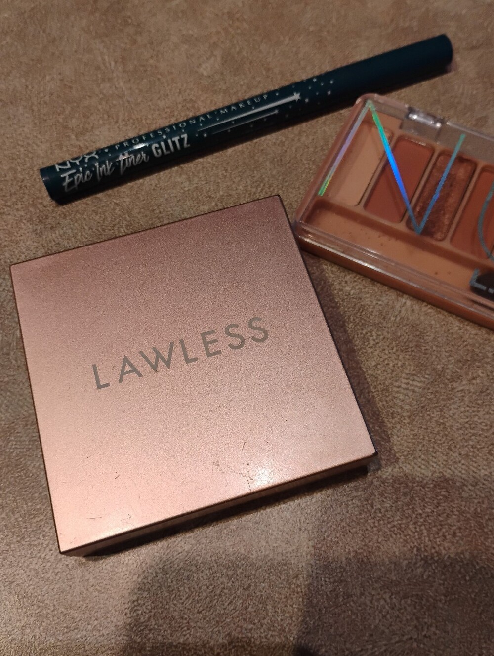 LAWLESS Compact Soft Blur Cream, NUDE Eyeshadows&Thin Green BlueSparkle Eyeliner